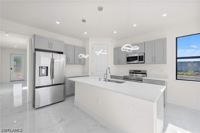 3 bedroom SingleFamilyResidence at 3238 Katherine St, City View Park, Fort Myers — photo 5