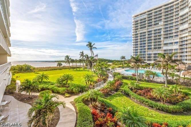 2 bedroom Condominium at 260 Seaview Ct 1-208, South Seas Club Condo, Marco Island — photo 2