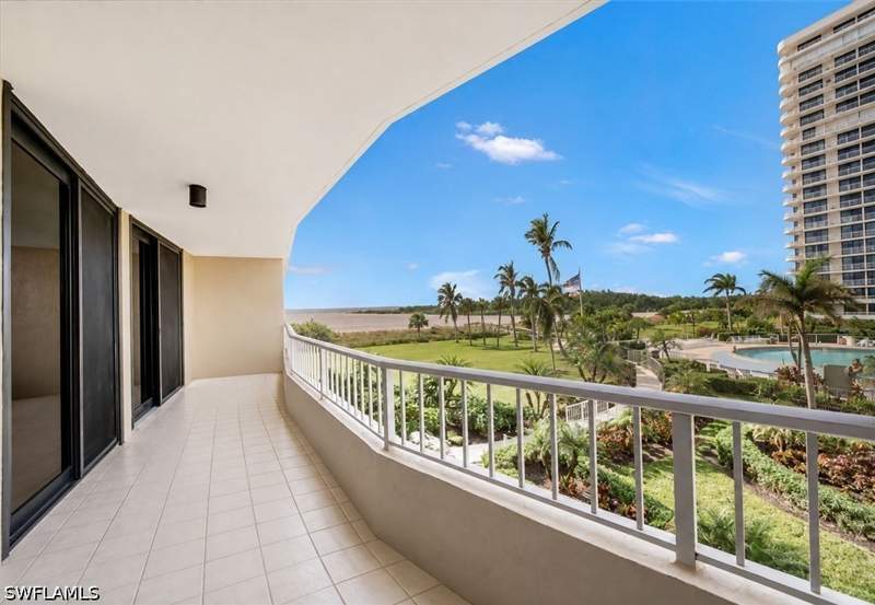 2 bedroom Condominium at 260 Seaview Ct 1-208, South Seas Club Condo, Marco Island — photo 4