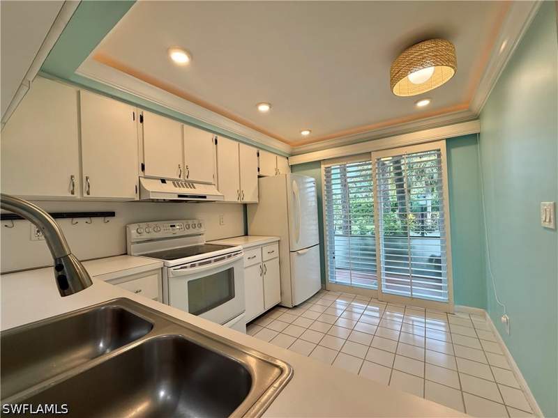 2 bedroom Condominium at 4001 Ice Castle Way 1, Winterpark, Naples — photo 5