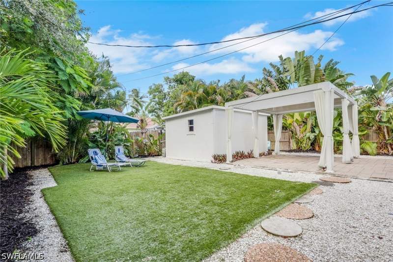 2 bedroom SingleFamilyResidence at 862 95th Ave N, Naples Park, Naples — photo 2