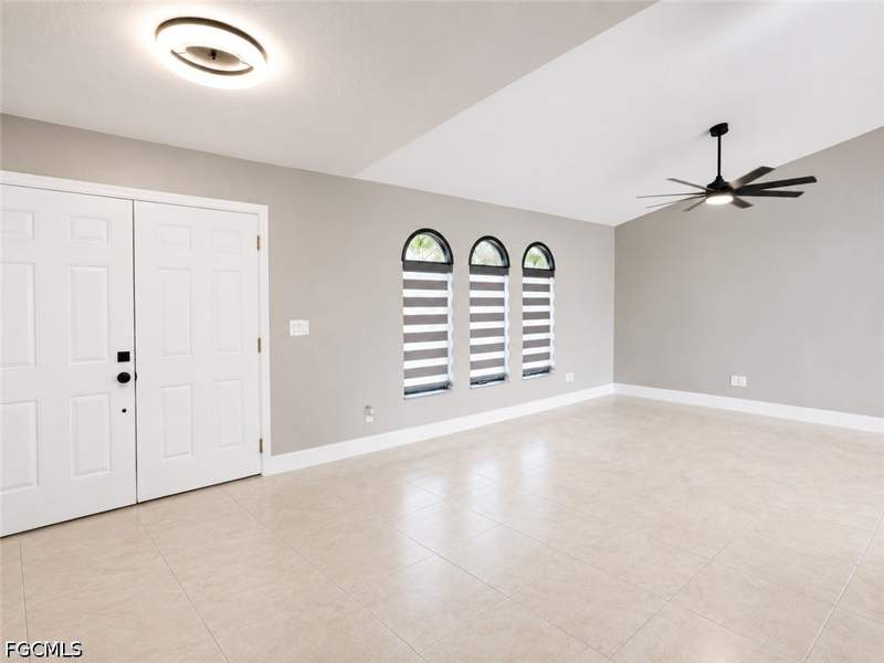 3 bedroom SingleFamilyResidence at 1520 SE 20th Ct, Cape Coral, Cape Coral — photo 3