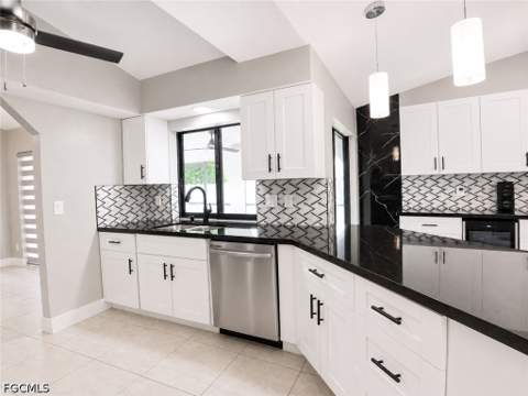 1520 SE 20th Ct, Cape Coral FL - photo 6 of 26