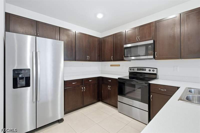 2 bedroom Attached at 20530 Plumwood Loop, Magnolia Landing, North Fort Myers — photo 5