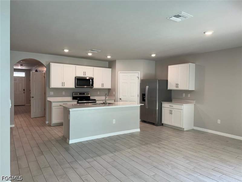 4 bedroom SingleFamilyResidence at 230 Nicholas Pkwy W, Cape Coral, Cape Coral — photo 3