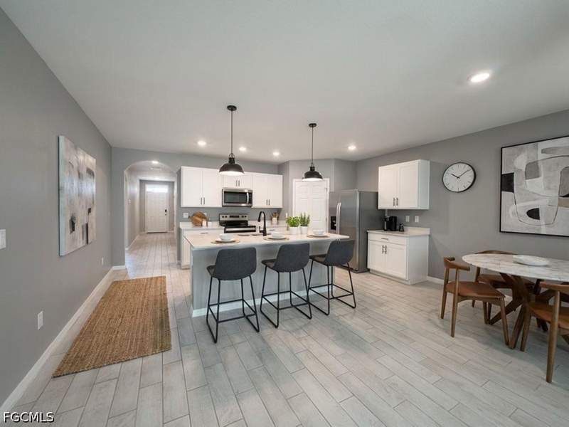 4 bedroom SingleFamilyResidence at 230 Nicholas Pkwy W, Cape Coral, Cape Coral — photo 4