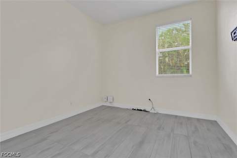 8596 Southwind Bay Cir, Fort Myers FL - photo 13 of 36