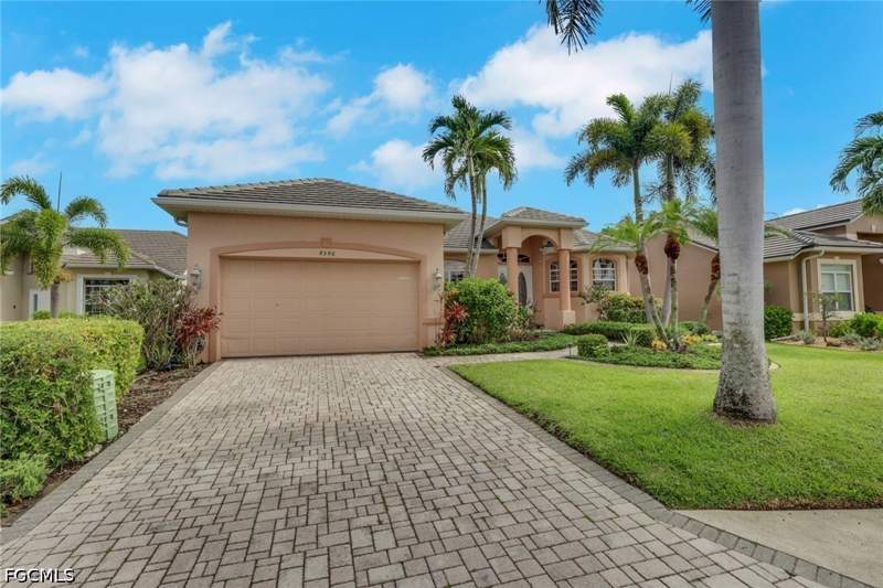 3 bedroom SingleFamilyResidence at 8596 Southwind Bay Cir, Southwind Subdivision, Fort Myers — photo 2