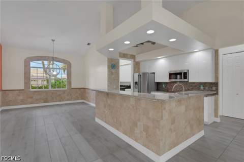 8596 Southwind Bay Cir, Fort Myers FL - photo 9 of 36