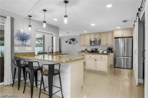 828 SW 51st Ter, Cape Coral FL - photo 15 of 49