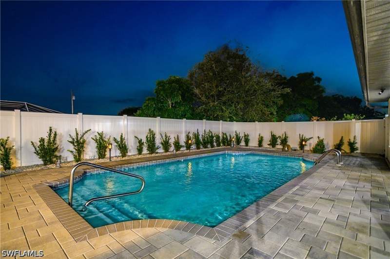 3 bedroom SingleFamilyResidence at 828 SW 51st Ter, Cape Coral, Cape Coral — photo 5