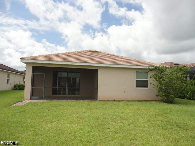 3 bedroom SingleFamilyResidence at 16023 Mistflower Dr, Hampton Lakes, Alva — photo 2