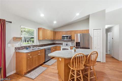 18371 Slater Rd, North Fort Myers FL - photo 8 of 19