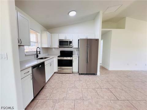 718 Rue Labeau Cir, Fort Myers FL - photo 7 of 22