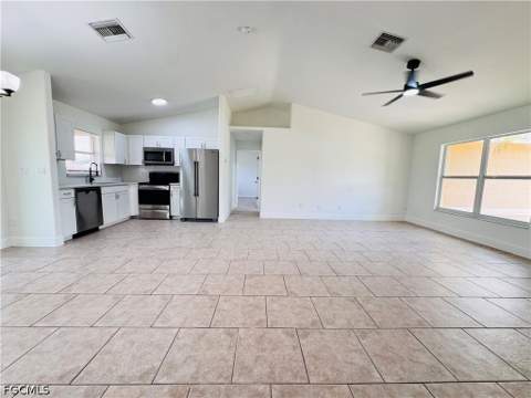 718 Rue Labeau Cir, Fort Myers FL - photo 8 of 22