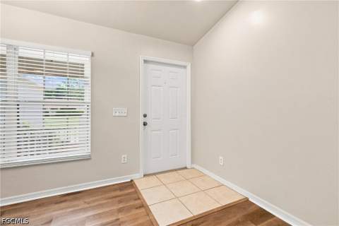 752 Barclay Ave, Lehigh Acres FL - photo 10 of 44