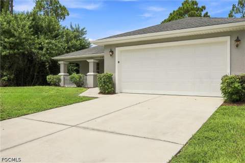 752 Barclay Ave, Lehigh Acres FL - photo 6 of 44