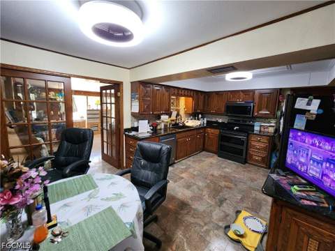 1370 Harbor View Dr, North Fort Myers FL - photo 10 of 42