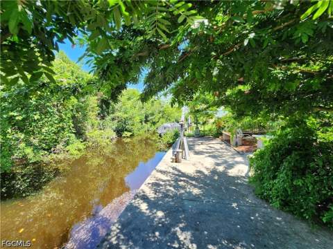 1370 Harbor View Dr, North Fort Myers FL - photo 22 of 42