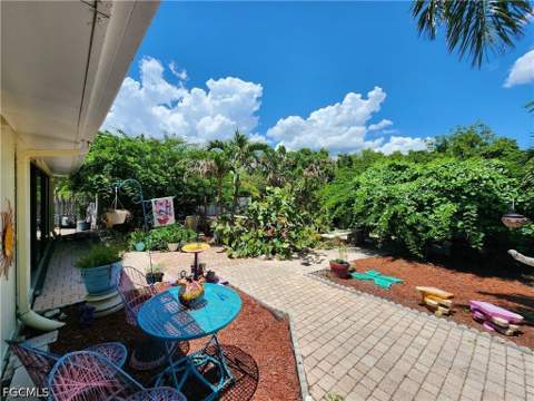 1370 Harbor View Dr, North Fort Myers FL - photo 23 of 42