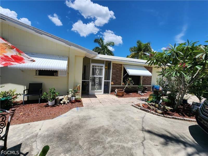 3 bedroom SingleFamilyResidence at 1370 Harbor View Dr, Port Edison, North Fort Myers — photo 3
