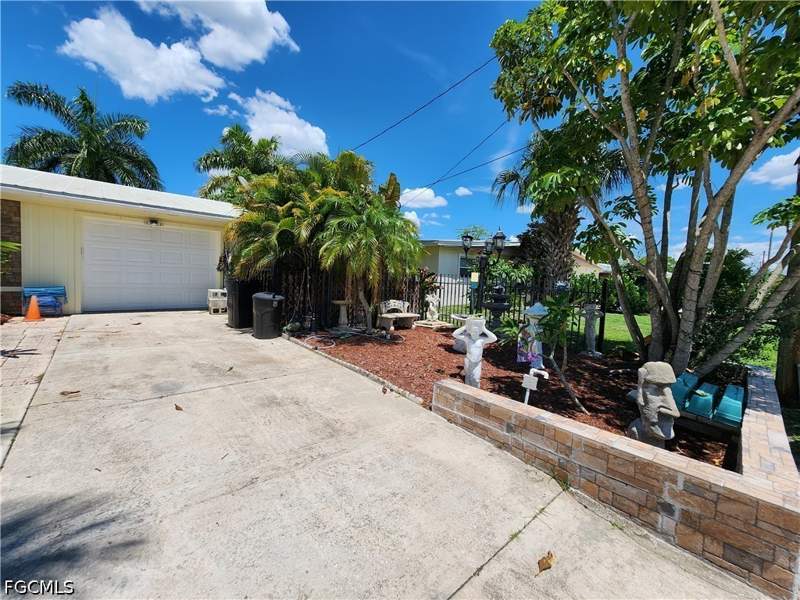 3 bedroom SingleFamilyResidence at 1370 Harbor View Dr, Port Edison, North Fort Myers — photo 4
