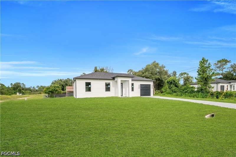 3 bedroom SingleFamilyResidence at 1800 Hibiscus Ave, Lehigh Acres, Lehigh Acres — photo 3