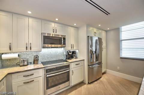 380 Seaview Ct 1404, Marco Island FL - photo 13 of 40