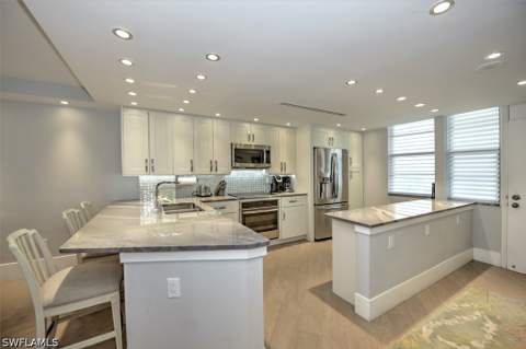 380 Seaview Ct 1404, Marco Island FL - photo 15 of 40