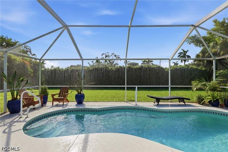 3 bedroom SingleFamilyResidence at 6561 E Town And River Rd, Town And River, Fort Myers — photo 4
