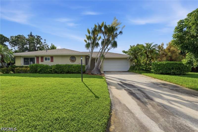 3 bedroom SingleFamilyResidence at 6561 E Town And River Rd, Town And River, Fort Myers — photo 5