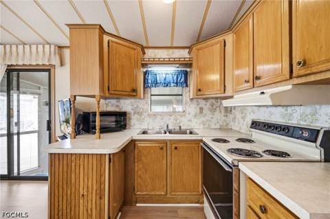 45 Shifting Sands Ave, Bonita Springs FL - photo 7 of 23