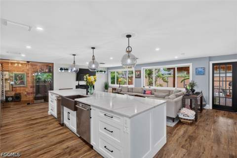 625 Sunnyside Ct, Fort Myers FL - photo 12 of 50