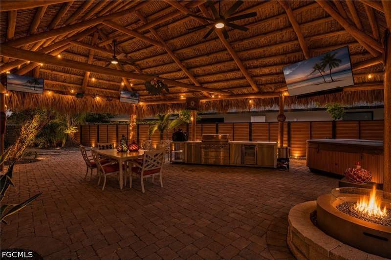4 bedroom SingleFamilyResidence at 625 Sunnyside Ct, Sunset Cove, Fort Myers — photo 2