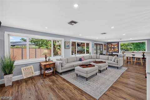 625 Sunnyside Ct, Fort Myers FL - photo 6 of 50