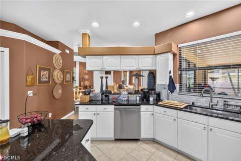 4914 SW 25th Ct, Cape Coral FL - photo 9 of 38