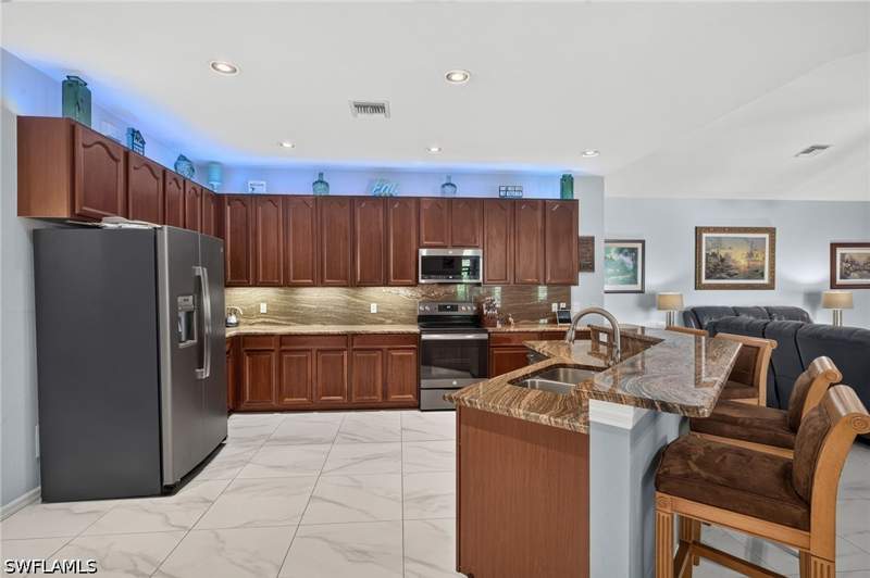 4 bedroom SingleFamilyResidence at 10650 Sir Michaels Place Dr, Sir Michaels Place, Bonita Springs — photo 5