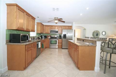 1421 SE 36th St, Cape Coral FL - photo 11 of 34