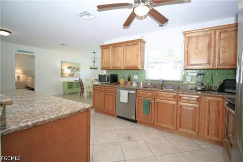 1421 SE 36th St, Cape Coral FL - photo 13 of 34