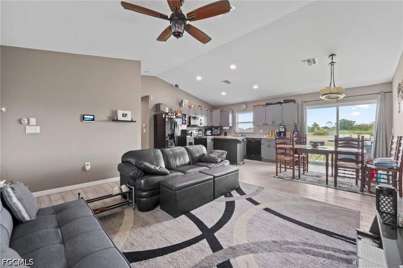 2 bedroom SingleFamilyResidence at 5011 Dania Cir, Port Labelle, Labelle — photo 3