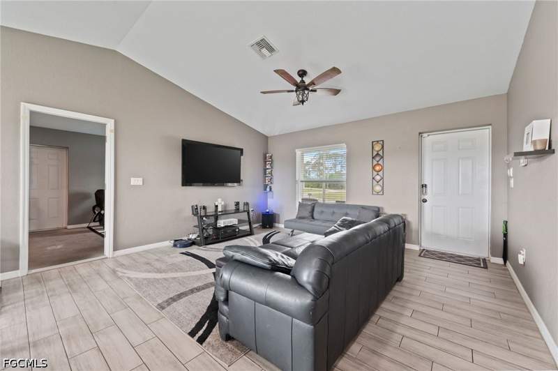 2 bedroom SingleFamilyResidence at 5011 Dania Cir, Port Labelle, Labelle — photo 4