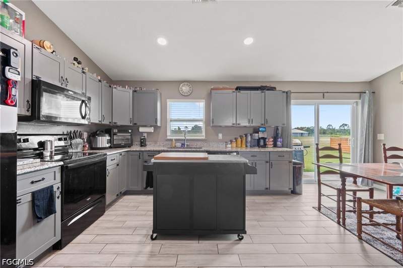 2 bedroom SingleFamilyResidence at 5011 Dania Cir, Port Labelle, Labelle — photo 5