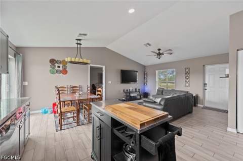 5011 Dania Cir, Labelle FL - photo 6 of 24