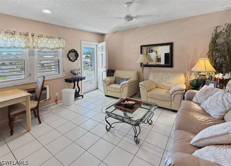 1 bedroom Condominium at 167 N Collier Blvd A9, Aquarius Apts Of Marco Island, Marco Island — photo 3