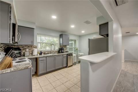 510 SW 51st Ter, Cape Coral FL - photo 11 of 38