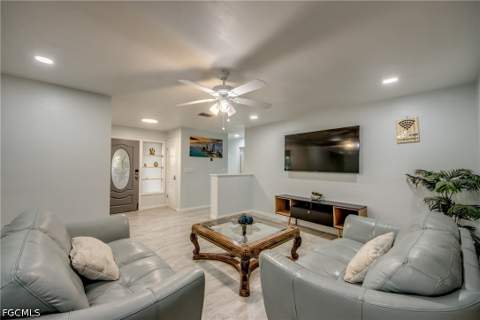 510 SW 51st Ter, Cape Coral FL - photo 7 of 38