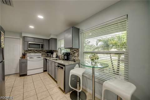 510 SW 51st Ter, Cape Coral FL - photo 9 of 38