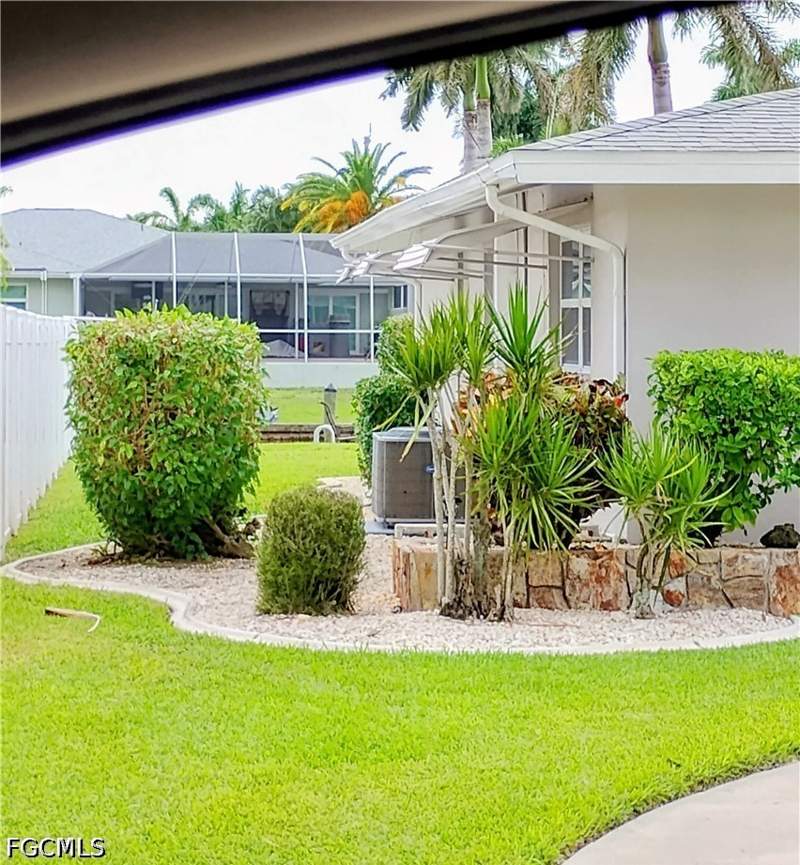 3 bedroom SingleFamilyResidence at 5240 Seminole Ct, Cape Coral, Cape Coral — photo 3