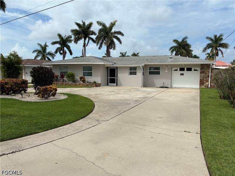3 bedroom SingleFamilyResidence at 5240 Seminole Ct, Cape Coral, Cape Coral — photo 5