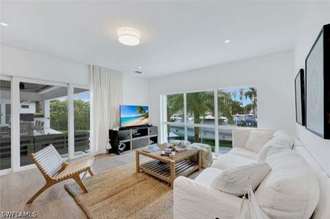 860 Partridge Ct, Marco Island FL - photo 7 of 42